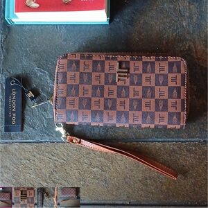 London Fog Brown and Black Wristlet